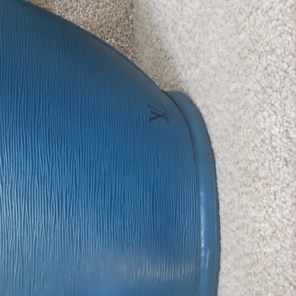 Louis Vuitton Blue Epi Saint Jaques Shoulder Bag Authentic - Picture 2 of 14